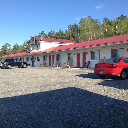 Richard Lake Motel Coniston Extérieur photo